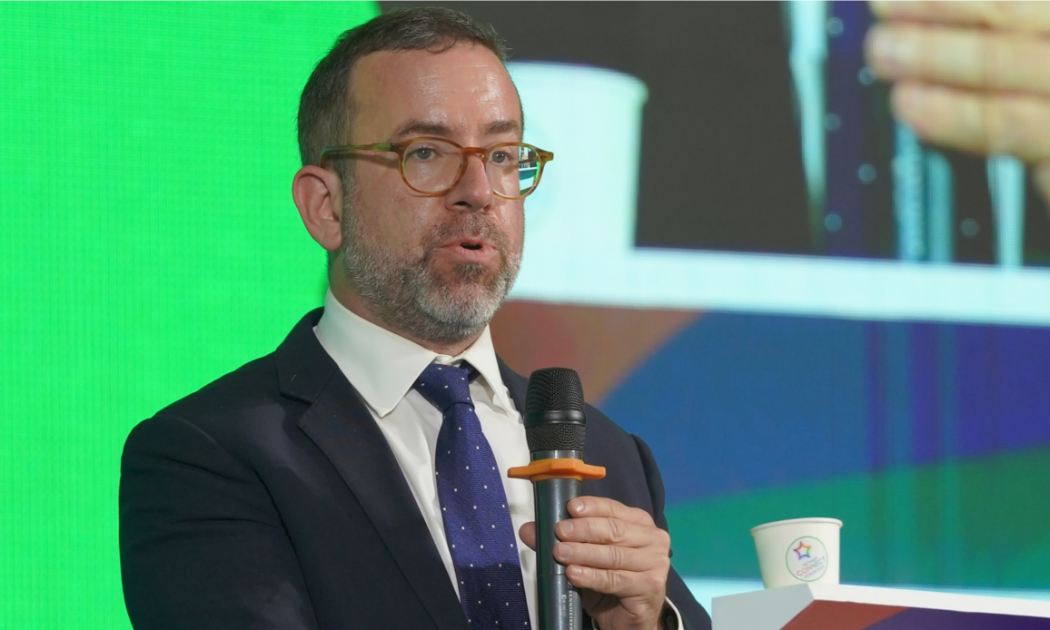 Ông Matthew Garvey, Chủ tịch AmCham tại Thừa thiên Huế tại phiên thảo luận của Diễn đàn Nhịp cầu Phát triển Việt Nam 2023.