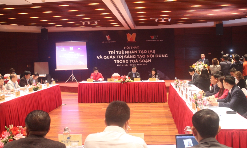 Các chuyên gia, nhà báo, lãnh đạo các cơ quan báo chí cùng trao đổi nhận diện các xu hướng, cơ hội và thách thức của AI đang đặt ra, từ đó có những giải pháp nhằm định hướng ứng dụng trong sáng tạo nội dung cho từng nhà báo và ở mỗi cơ quan báo chí.