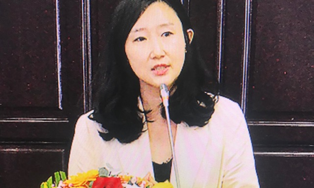 Bà Shyn Kyeonglyun, Phó Giám đốc Văn phòng Cơ quan Xúc tiến thương mại - đầu tư Hàn Quốc (KOTRA) phát biểu tại Hội thảo