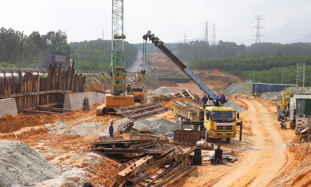 Chủ đầu tư, ban quản lý dự án phải kiểm tra và giám sát chặt chẽ chất lượng, nguồn gốc xuất xứ của vật liệu.