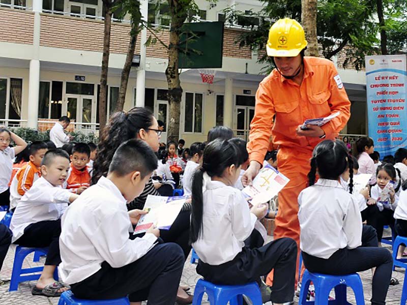 Tiết kiệm trong trường học -hưởng ứng chiến dịch Giờ trái đất.