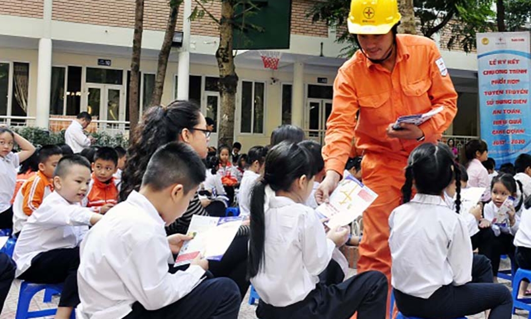 Tiết kiệm trong trường học -hưởng ứng chiến dịch Giờ trái đất.