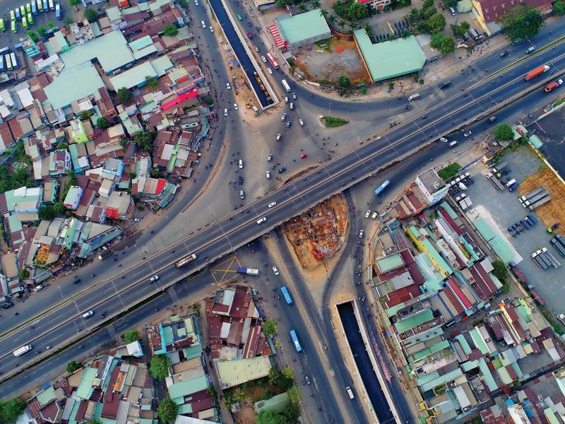 Đường Vành đại 3 TP.HCM, điểm đầu của cao tốc TP.HCM - Mộc Bài, tuyến cao tốc phía Tây trong liên kết vùng Đông Nam Bộ. Ảnh: Lê Toàn.