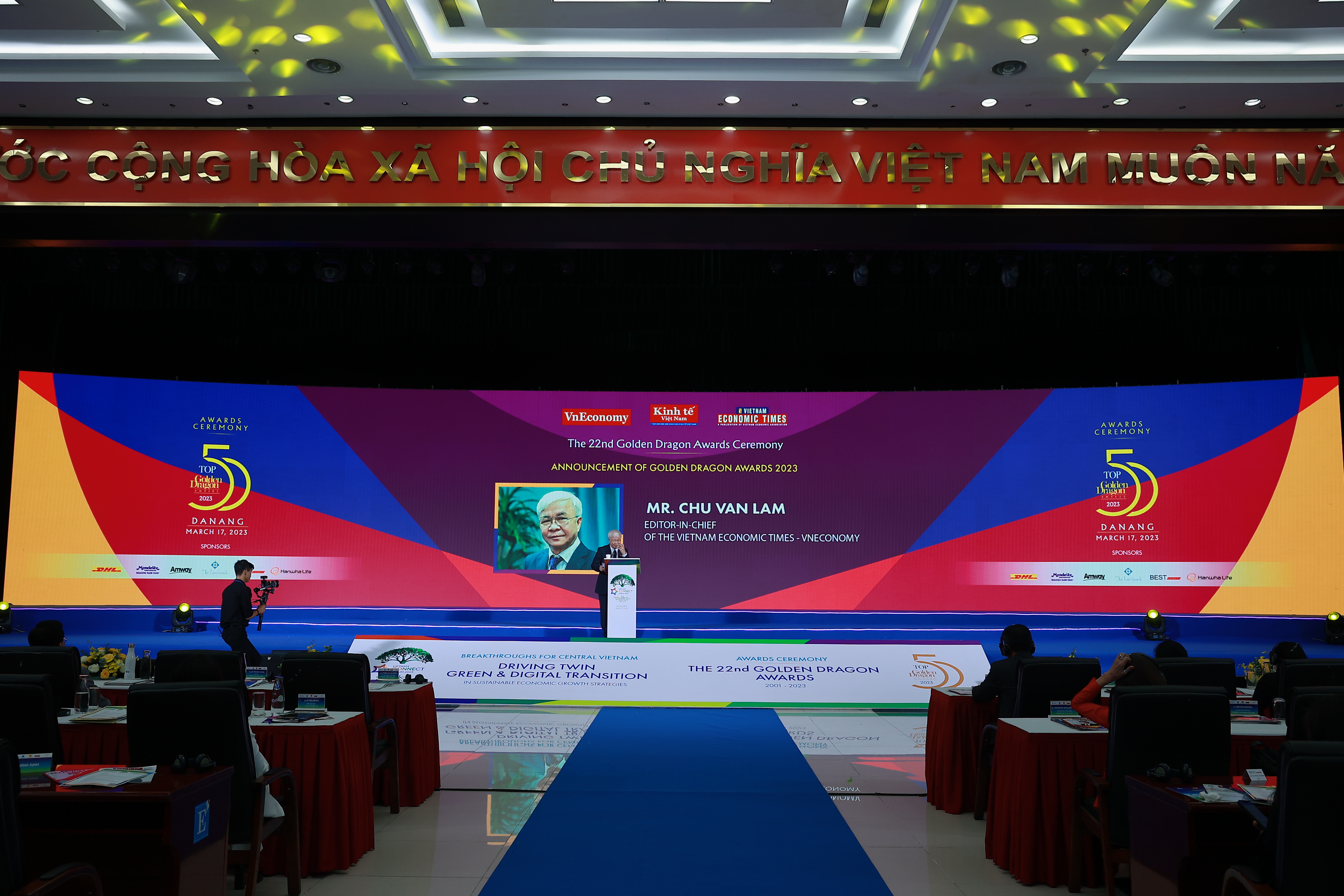 TS. Chử Văn L&acirc;m, Tổng Bi&ecirc;n tập Vietnam Economic Times c&ocirc;ng bố TOP 50 Doamh nghiệp FDI ti&ecirc;u biểu nhận giải thưởng Rồng V&agrave;ng &ndash; lần thứ 22.