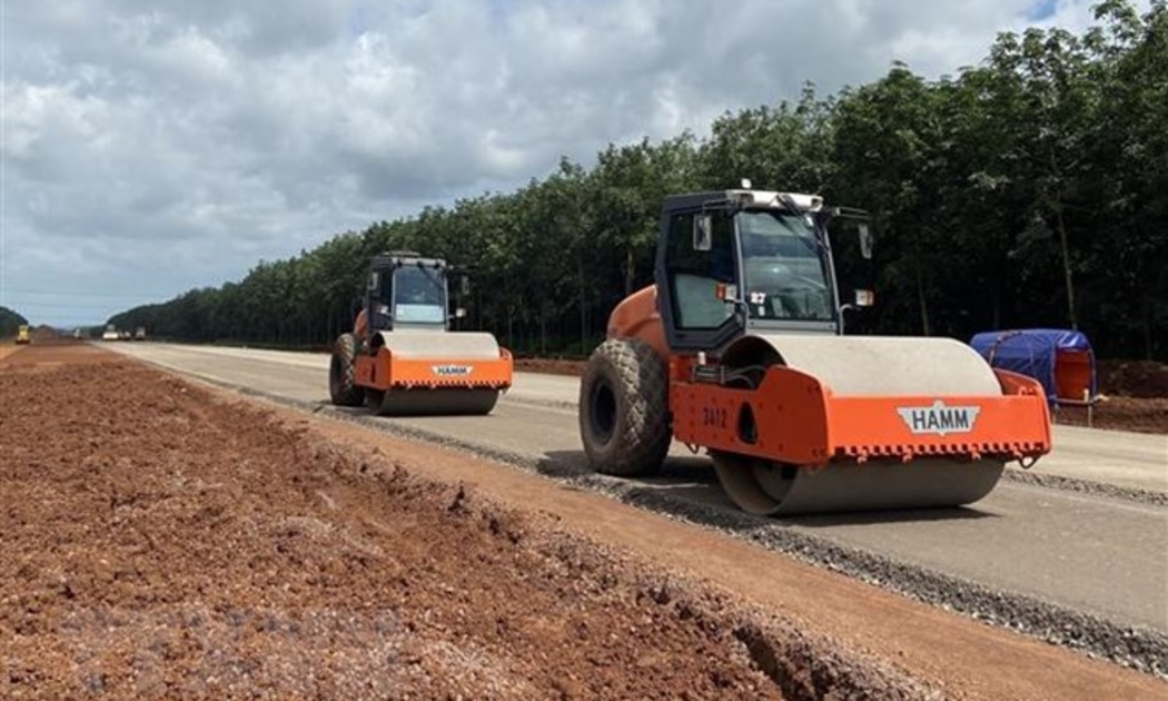 Thanh tra Chính phủ kiến nghị Thủ tướng Chính phủ, Phó thủ tướng Trần Hồng Hà tháo gỡ 620.000 m3 đất san lấp cho dự án cao tốc Dầu Giây - Phan Thiết. Ảnh: Công Phong.