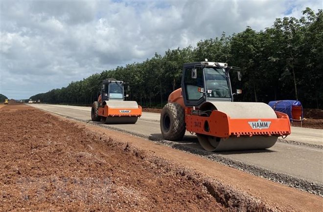 Thanh tra Chính phủ kiến nghị Thủ tướng Chính phủ, Phó thủ tướng Trần Hồng Hà tháo gỡ 620.000 m3 đất san lấp cho dự án cao tốc Dầu Giây - Phan Thiết. Ảnh: Công Phong.