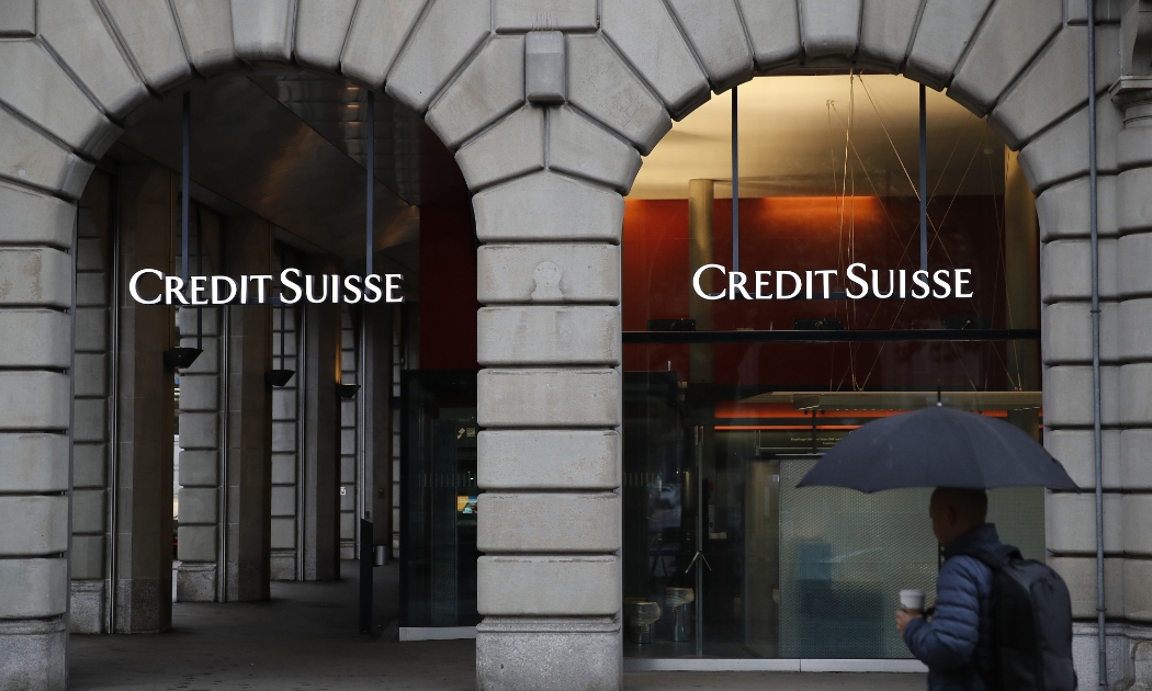 Credit Suisse về tay đối thủ lớn hơn UBS trong thương vụ do Chính phủ Thụy Sỹ làm trung gian - Ảnh: Bloomberg