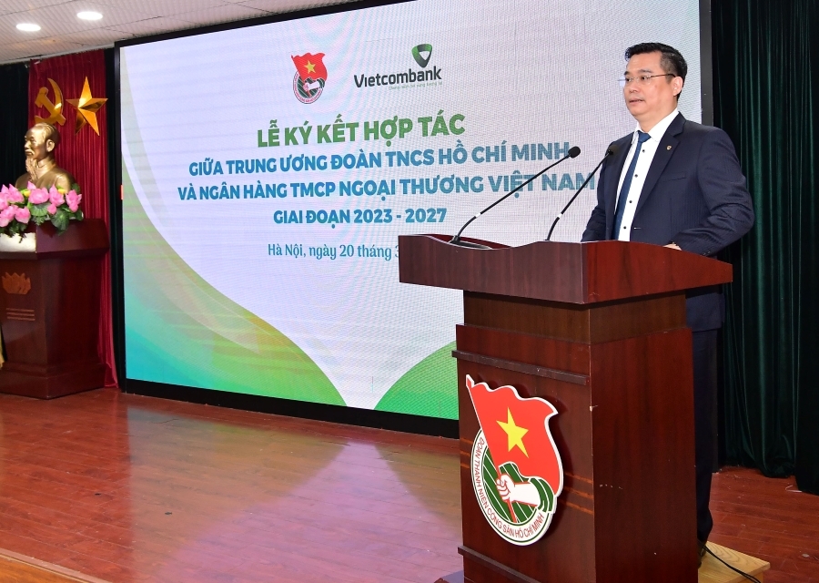 Đồng ch&iacute; Nguyễn Thanh T&ugrave;ng &ndash; Ph&oacute; B&iacute; thư Đảng ủy, Th&agrave;nh vi&ecirc;n HĐQT, Tổng gi&aacute;m đốc Vietcombank ph&aacute;t biểu tại Lễ k&yacute; kết.