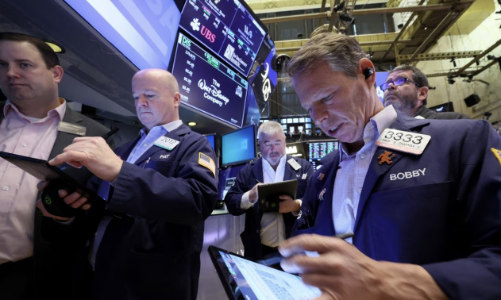 Chứng khoán toàn cầu tăng điểm mạnh trước khi Fed công bố lãi suất, giá dầu đi lên