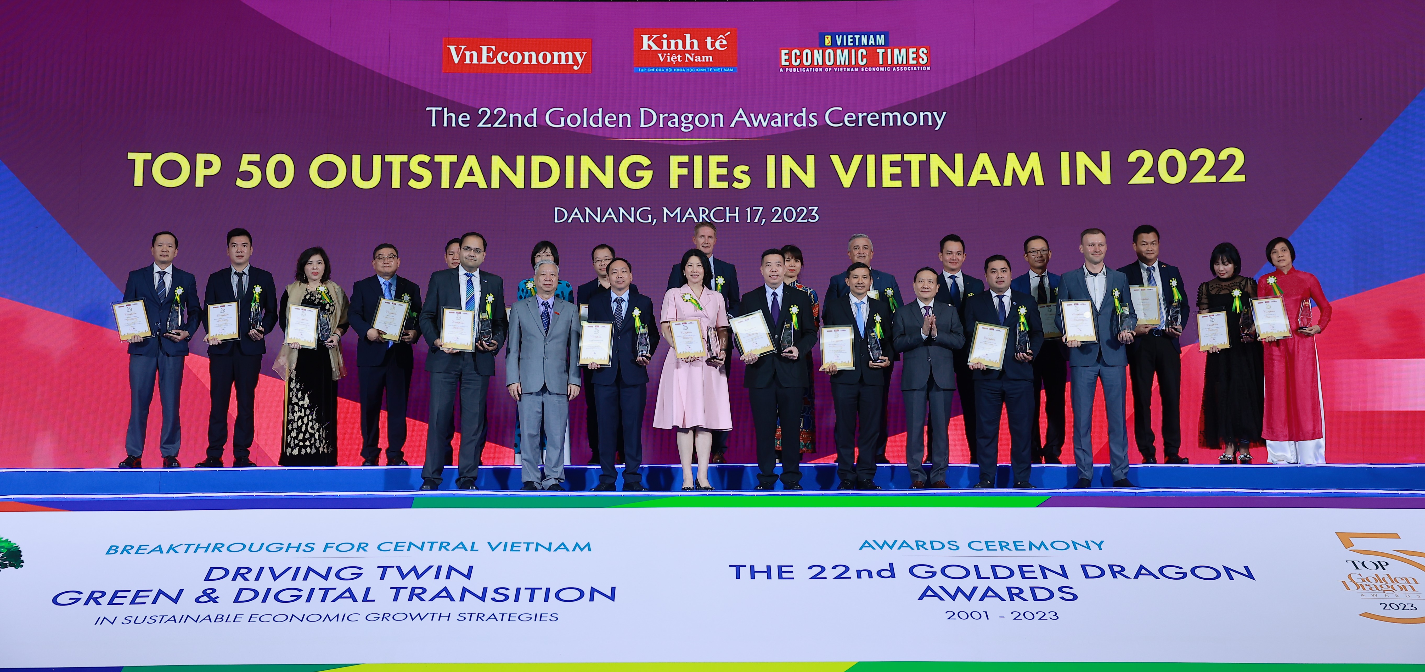 Công bố và vinh danh các doanh nghiệp Rồng vàng tiêu biểu - Top 50 doanh nghiệp FDI tiêu biểu 2022.