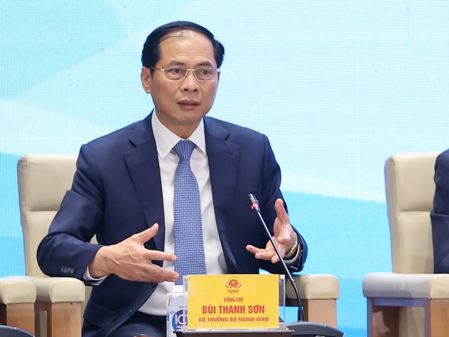 Bộ trưởng Bộ Ngoại giao Bùi Thanh Sơn chia sẻ tại Hội nghị đối thoại - Ảnh: VGP/Nhật Bắc.