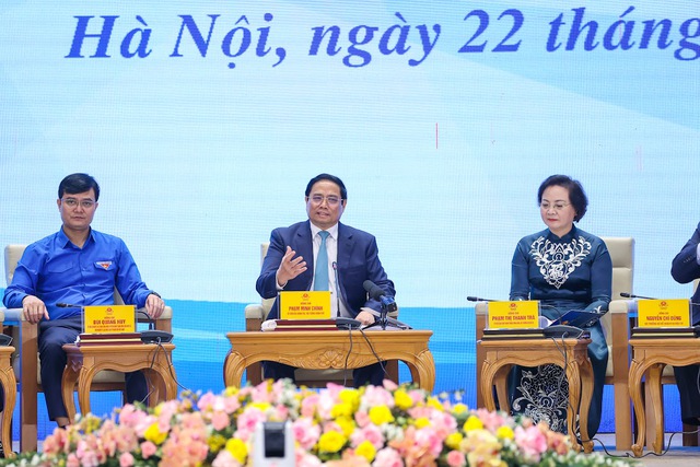 Thủ tướng Chính phủ Phạm Minh Chính chia sẻ về những vấn đề thanh niên quan tâm tại Đối thoại. Ảnh - VGP. 