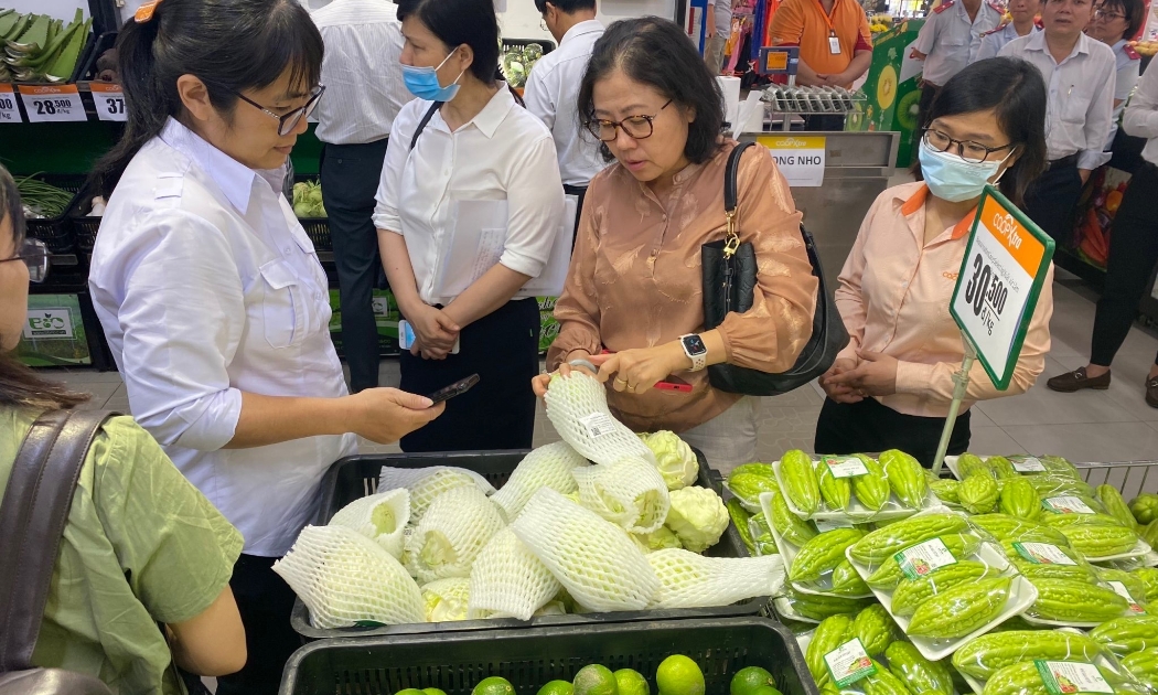 Người dân tham quan mua sắm tại Co.opXtra Linh Trung TP.Thủ Đức (Ảnh minh họa).