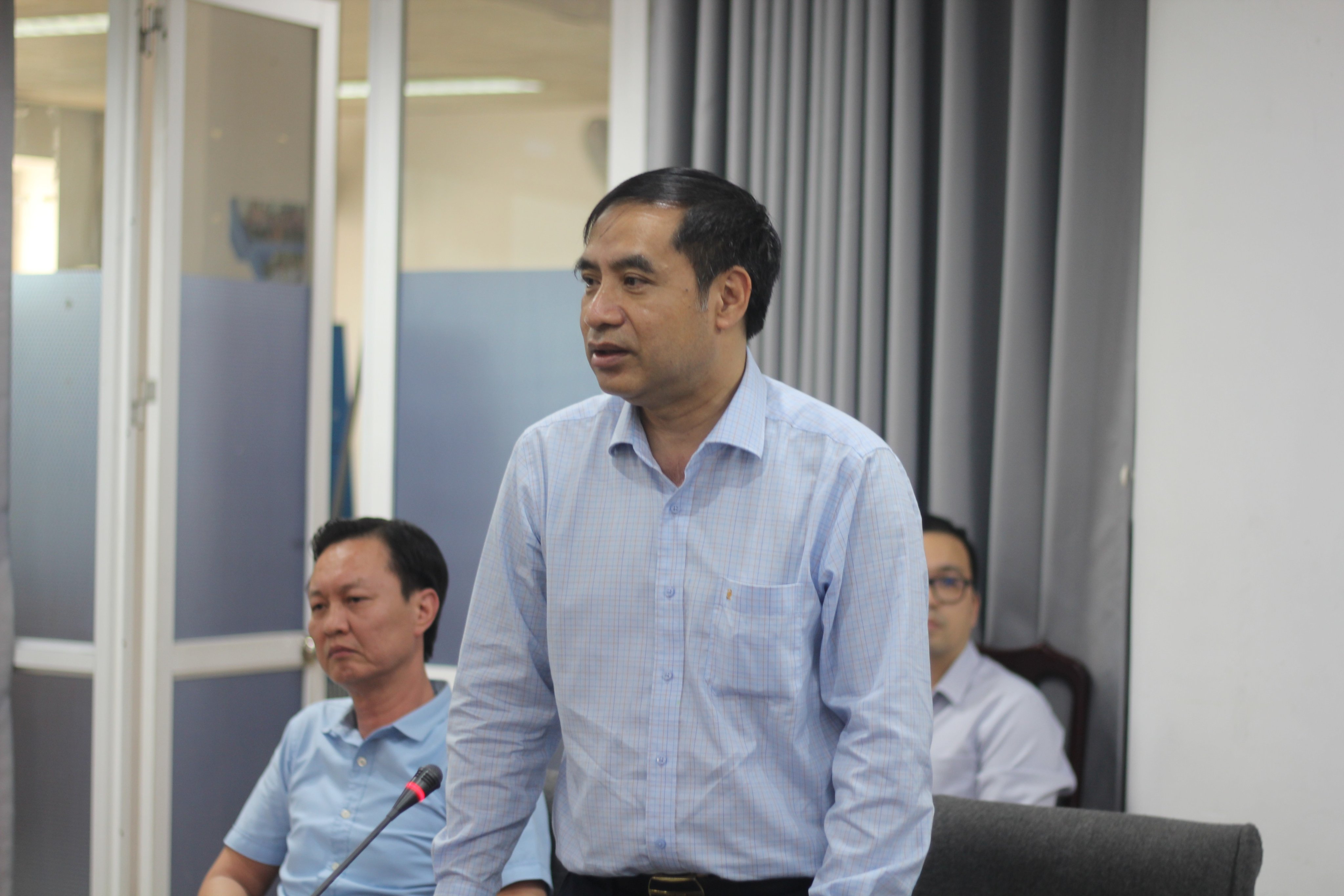 Cục trưởng Cục Việc làm Vũ Trọng Bình thông tin tại cuộc họp thí điểm. 