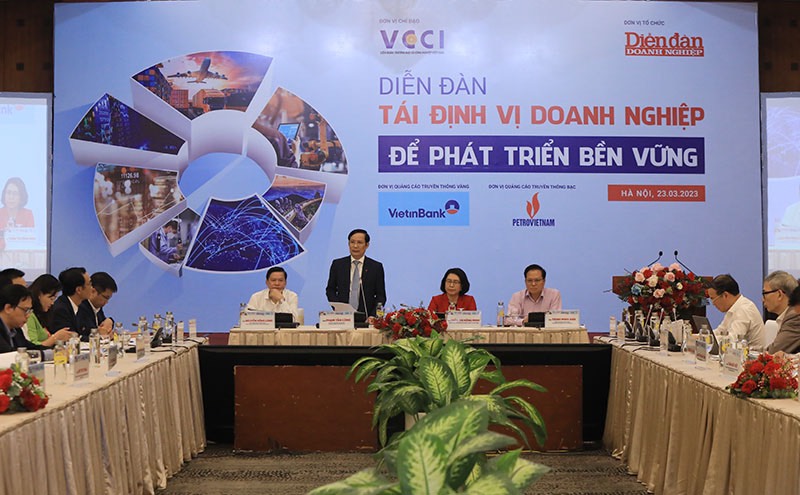 Ông Phạm Tấn Công, Chủ tịch VCCI phát biểu tại diễn đàn.