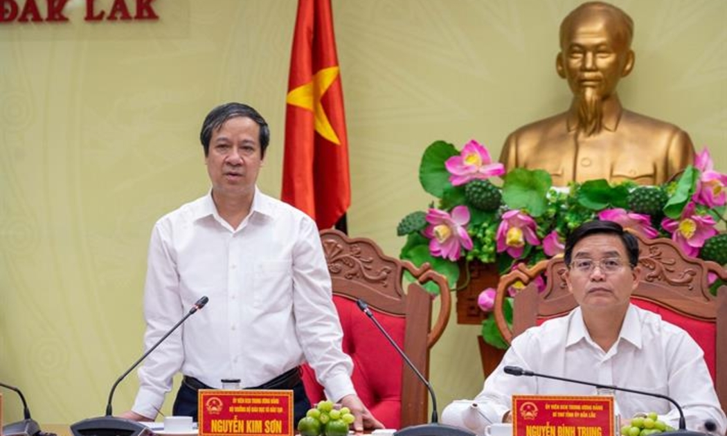Bộ trưởng Nguyễn Kim Sơn phát biểu tại cuộc làm việc. Ảnh: Bộ Giáo dục và Đào tạo
