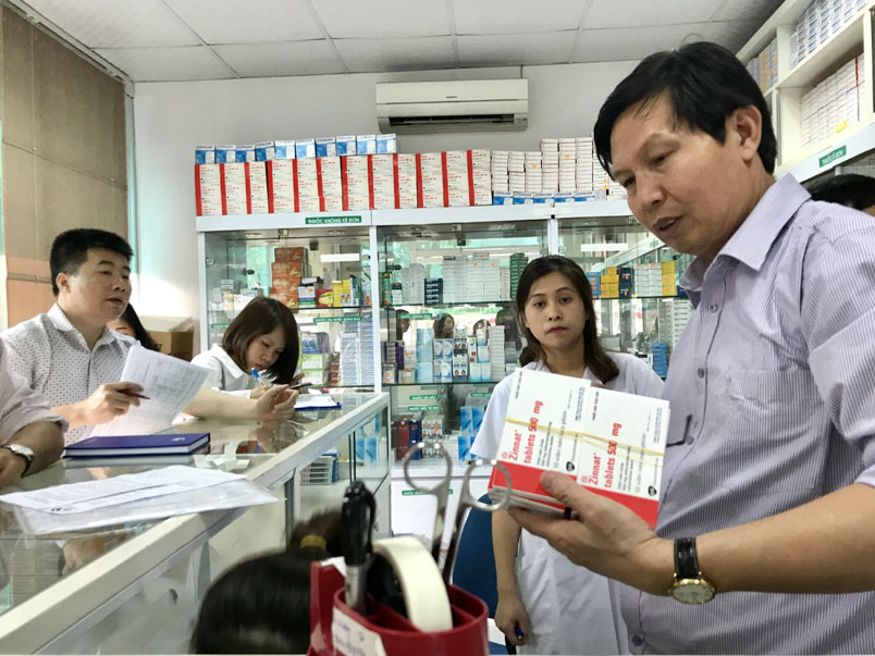 Cử tri TP. Hải Phòng đề xuất quy định niêm yết giá đối với các mặt hàng sản xuất có tính định kỳ và công khai giá các loại thuốc thiết yếu.