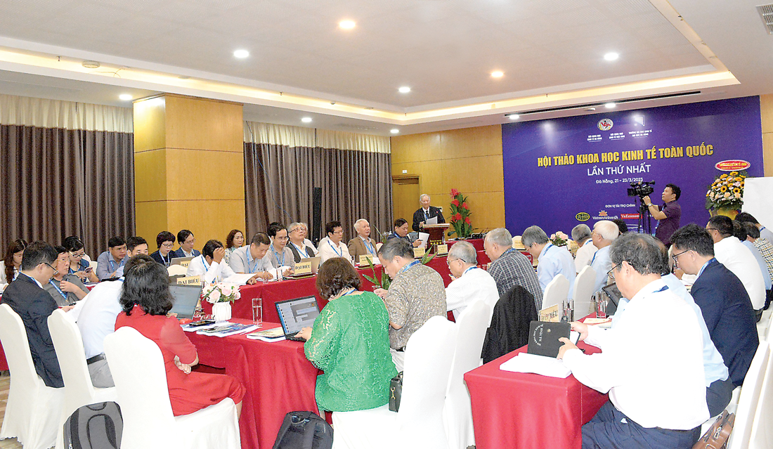 Hội thảo Khoa học kinh tế toàn quốc lần thứ nhất nhận được gần 100 tham luận, công trình nghiên cứu tâm huyết, công phu, có tính khả thi của các nhà kinh tế, nhà khoa học, chuyên gia đầu ngành về kinh tế, lãnh đạo các địa phương, doanh nghiệp.