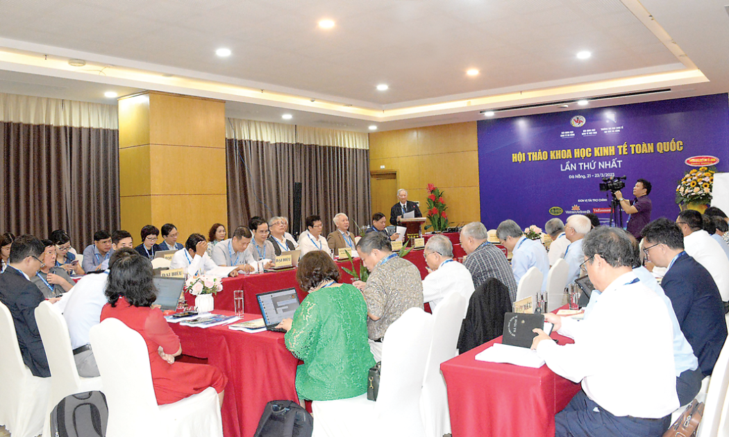 Hội thảo Khoa học kinh tế toàn quốc lần thứ nhất nhận được gần 100 tham luận, công trình nghiên cứu tâm huyết, công phu, có tính khả thi của các nhà kinh tế, nhà khoa học, chuyên gia đầu ngành về kinh tế, lãnh đạo các địa phương, doanh nghiệp.
