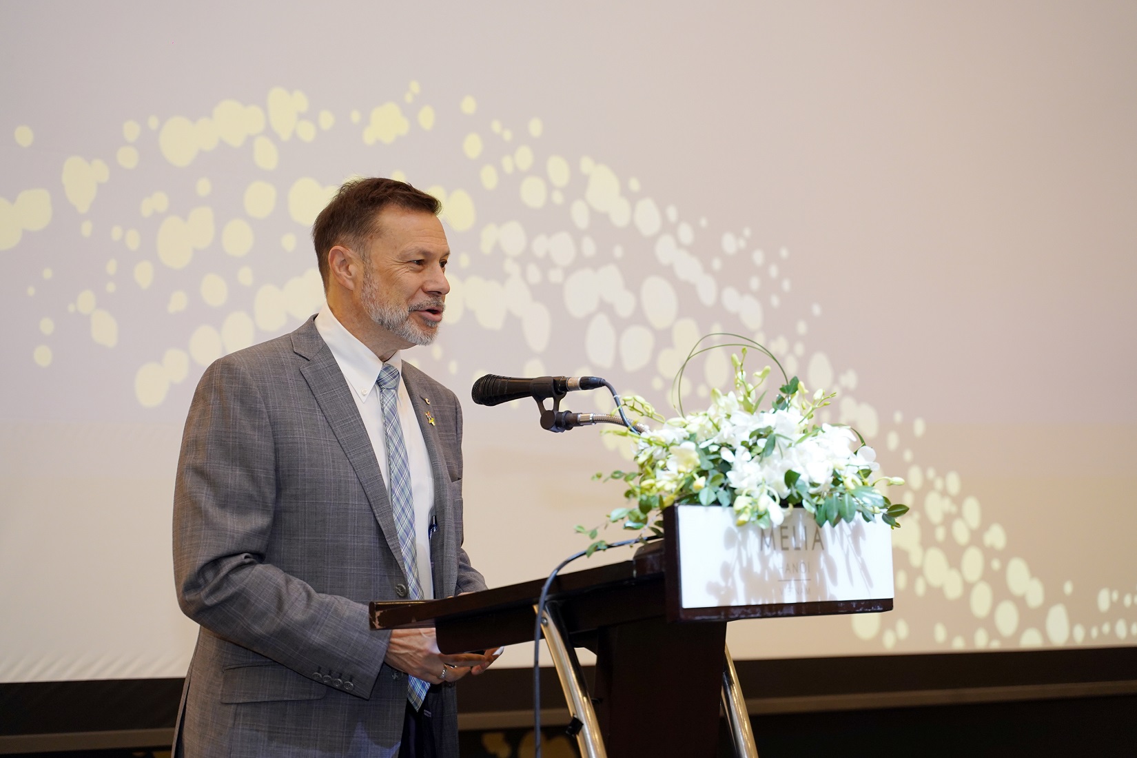 Ngài  Đại sứ Andrew Goledzinowski phát biểu.