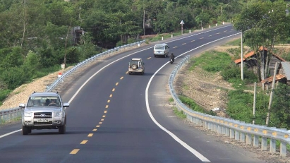 Government calls for completion of feasibility study for Gia Nghia - Chon Thanh Expressway