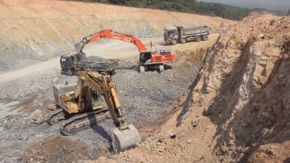 Quang Tri boosts site clearance for key projects