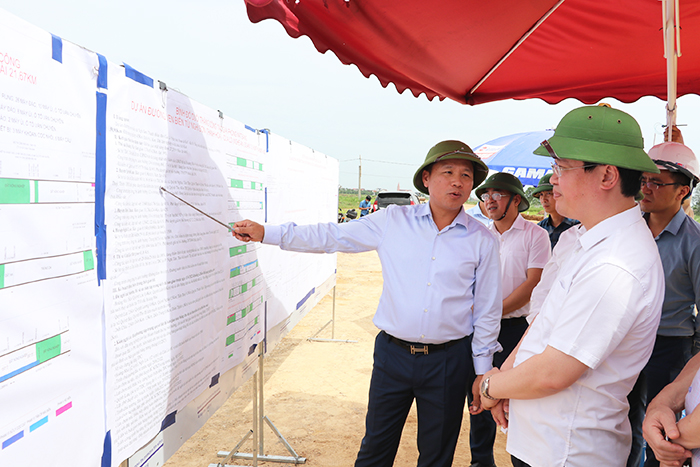 L&atilde;nh đạo tỉnh Nghệ An kiểm tra một số dự &aacute;n đang triển khai tr&ecirc;n địa b&agrave;n
