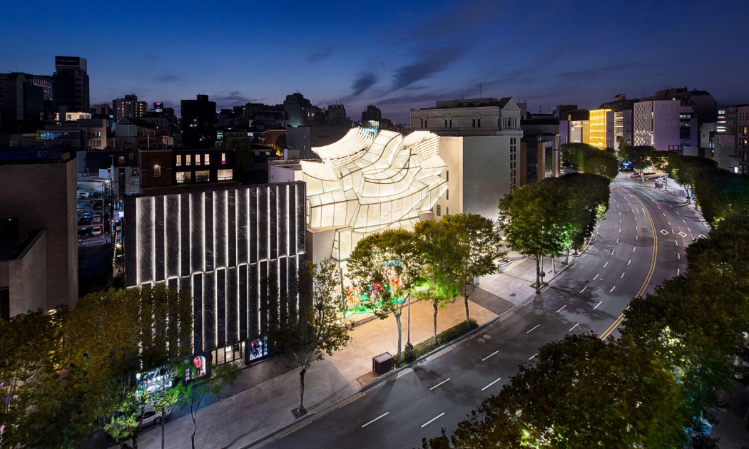 Cửa hàng flagship của Louis Vuitton tại Seoul. Ảnh: Korea Times