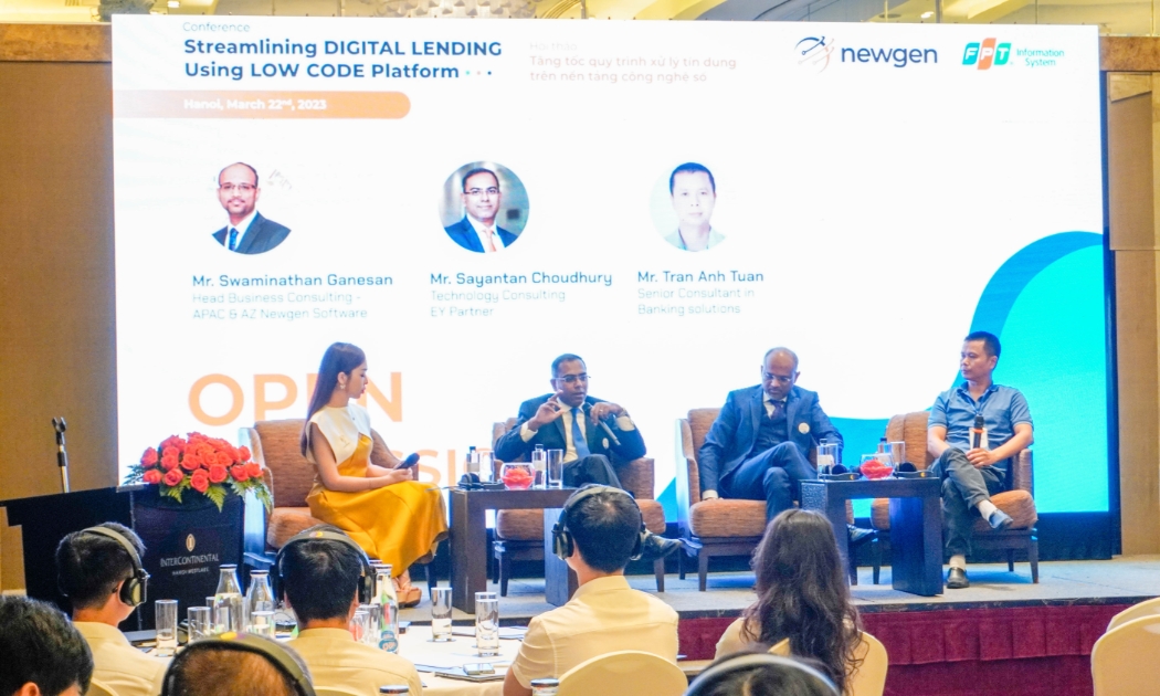 Các chuyên gia từ FPT IS và Newgen thảo luận, tháo gỡ vướng mắc của doanh nghiệp trong quá trình số hóa quy trình cho vay.
