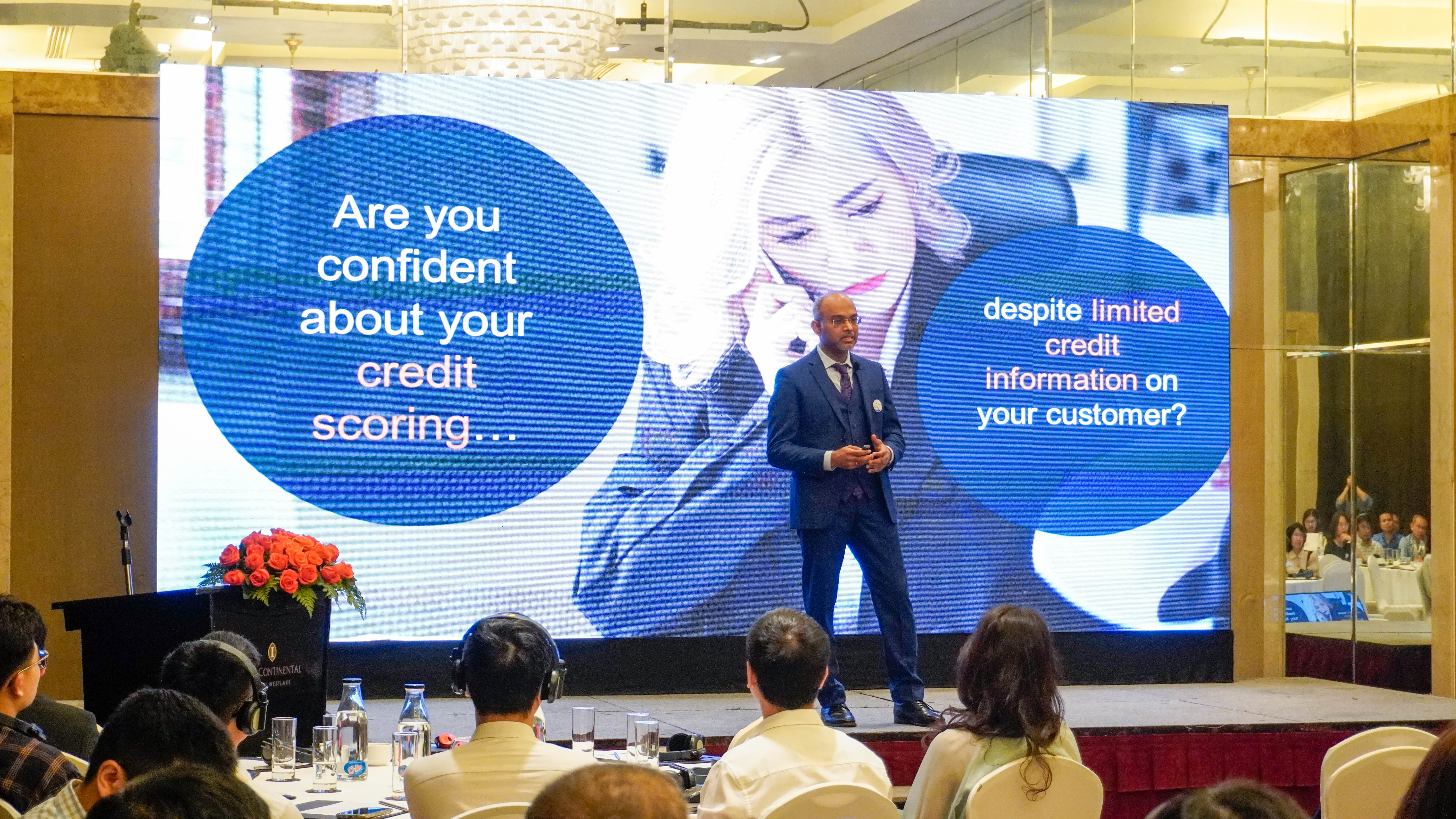 Ông Swaminathan Ganesan - Giám đốc tư vấn kinh doanh, APAC & AZ Newgen Software - khẳng định vai trò quan trọng của fintech trong quá trình chinh phục khách hàng thời đại số.