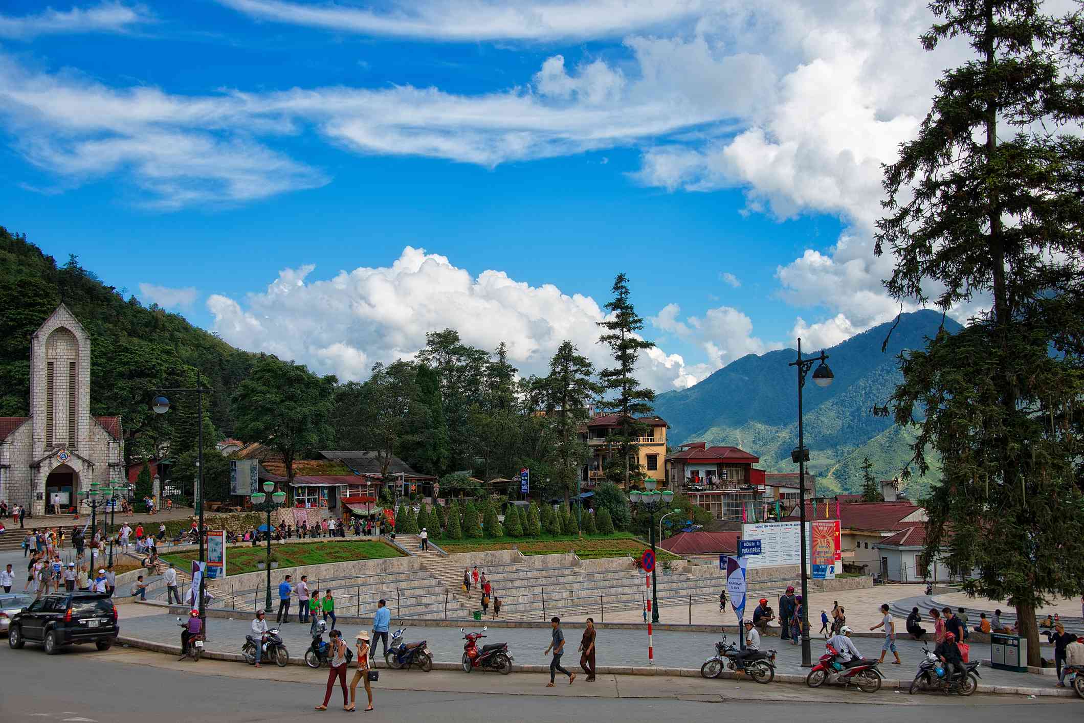 T&iacute;nh tới giữa th&aacute;ng 3, chỉ c&oacute; Sa Pa ghi nhận lượng kh&aacute;ch đặt ph&ograve;ng cao cho dịp nghỉ lễ 30/4 - 1/5 năm nay.