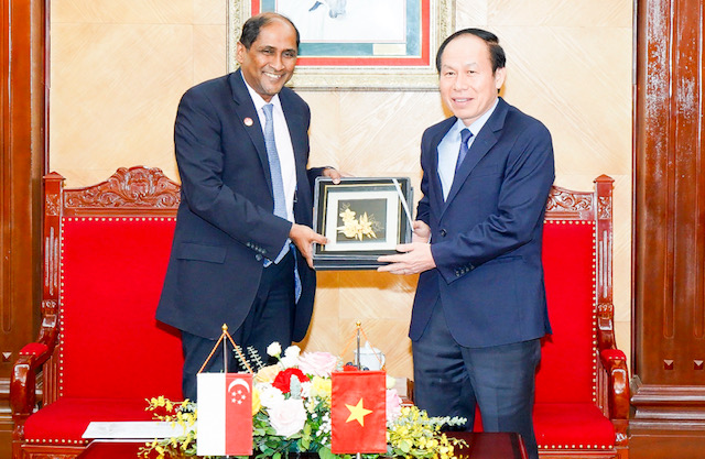 Bí thư Thành uỷ Hải Phòng Lê Tiến Châu tiếp Đại sứ Jaya Ratman 