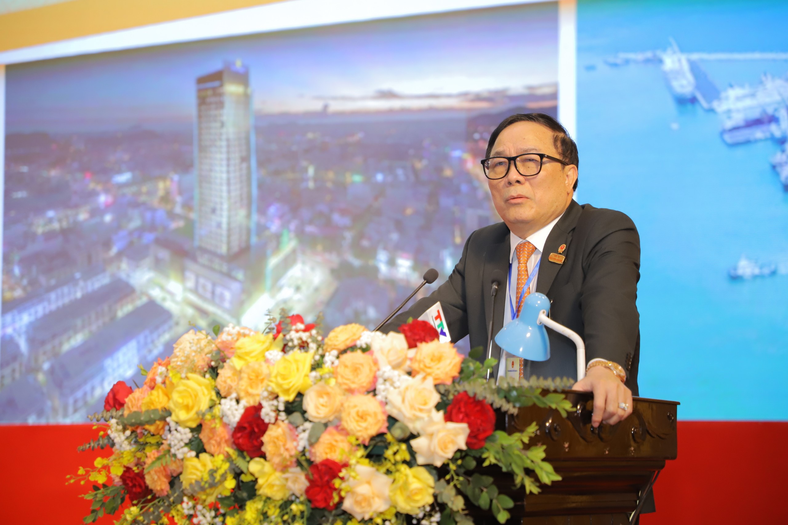 &Ocirc;ng Nguyễn Văn&nbsp;Đệ, Chủ tịch HĐQT Tổng C&ocirc;ng ty Hợp Lực ph&aacute;t biểu ph&aacute;t biểu tại Hội nghị