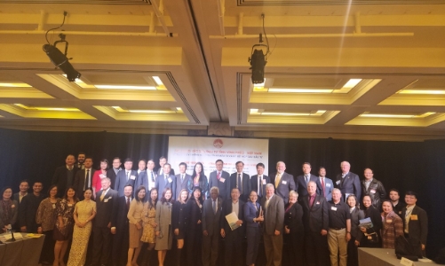 Vĩnh Phúc trao giấy chứng nhận đầu tư và ký kết hợp tác với nhà đầu tư nước ngoài tại San Francisco