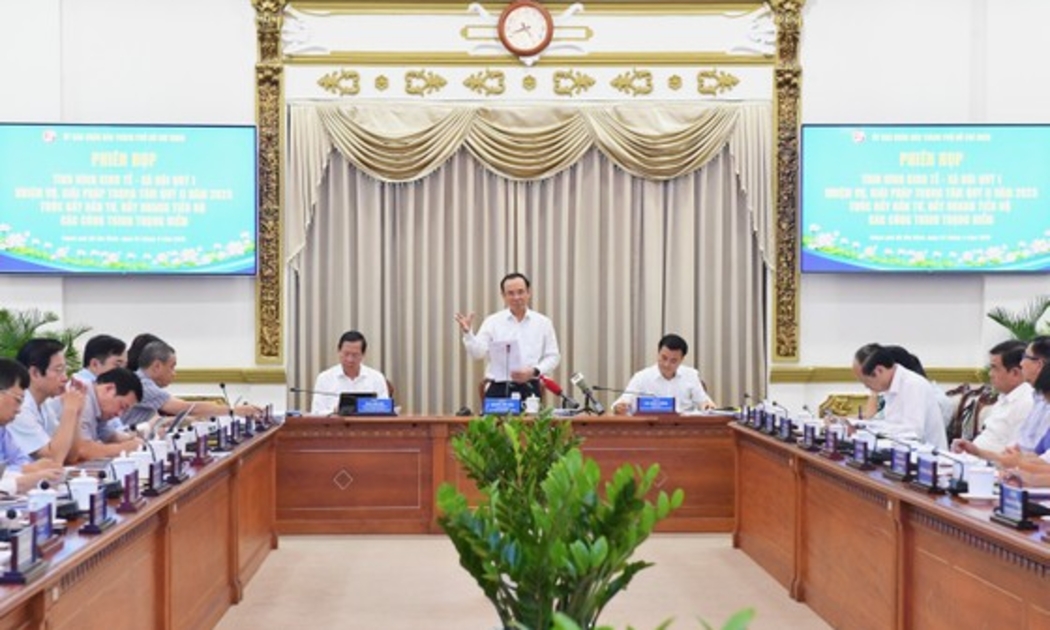  Sáng ngày 1.4, UBND TP Hồ Chí Minh tổ chức phiên họp tình hình kinh tế - xã hội tháng 2 và triển khai nhiệm vụ, giải pháp tháng 3 năm 2023.