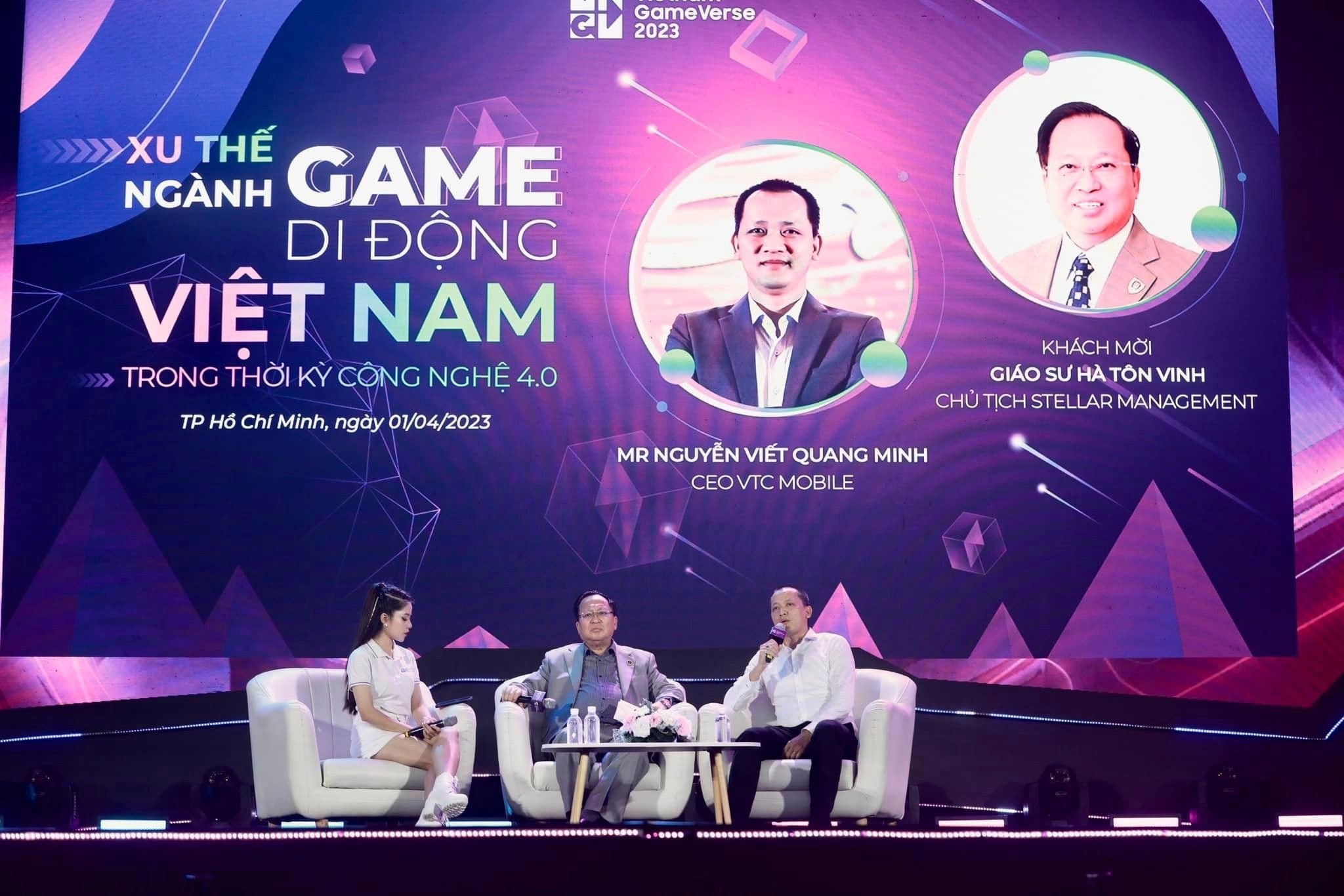 Ông Nguyễn Viết Quang Minh (bên trái), Giám đốc VTC Mobile chia sẻ tại Tọa đàm Ngành game trong xu hướng công nghệ 4.0
