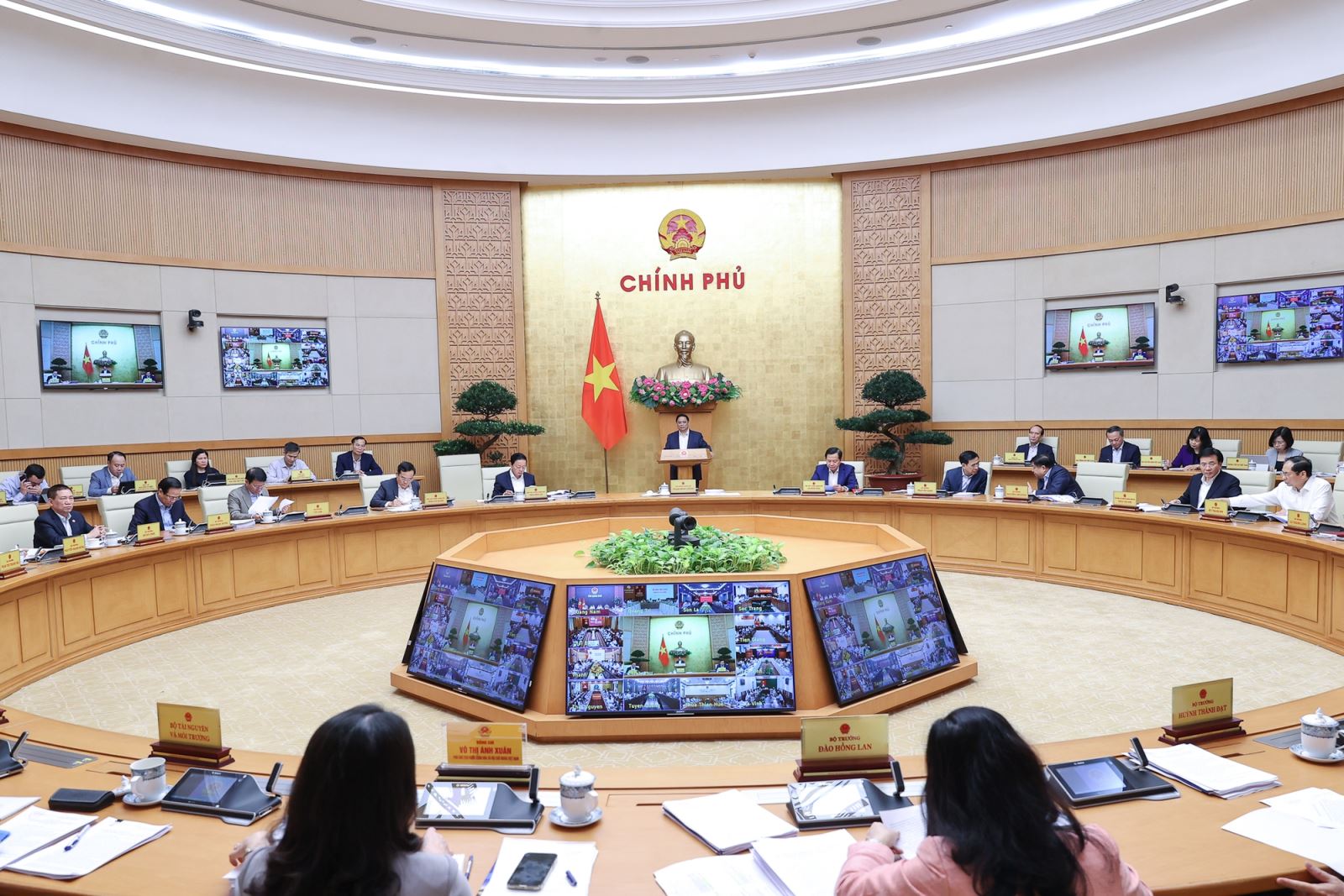 Toàn cảnh phiên họp của Chính phủ.