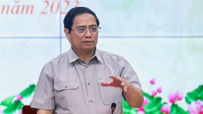 PM seeks completion of development plan for Truong Sa