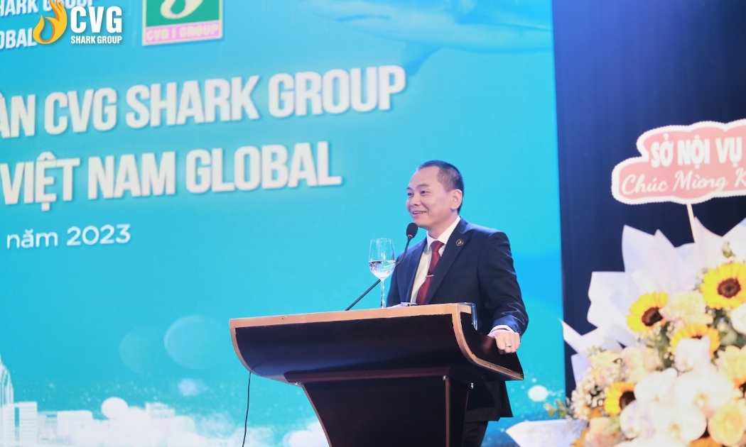Ông Ngô Minh Tuấn phát biểu tại lễ ra mắt hệ sinh thái tập đoàn CVG Shark Group và kết nối hệ sinh thái CEO Việt Nam Global - Thung lũng khởi nghiệp tại Đắk Lắk.