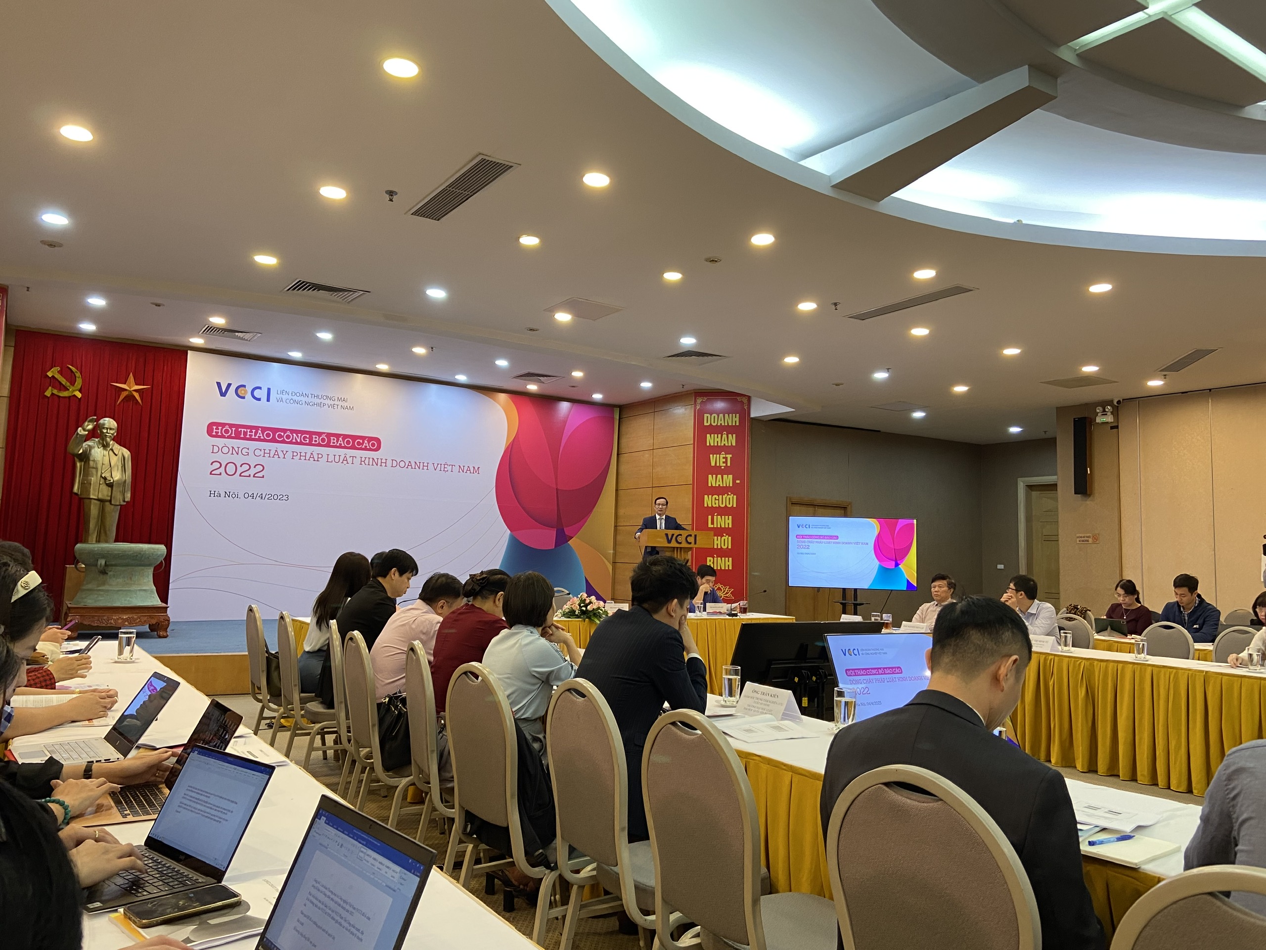 &Ocirc;ng Phạm Tấn C&ocirc;ng, Chủ tịch VCCI ph&aacute;t biểu tại hội thảo.