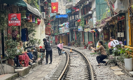 Sẽ phạt nặng doanh nghiệp lữ hành bán tour đến phố cà phê đường tàu Hà Nội
