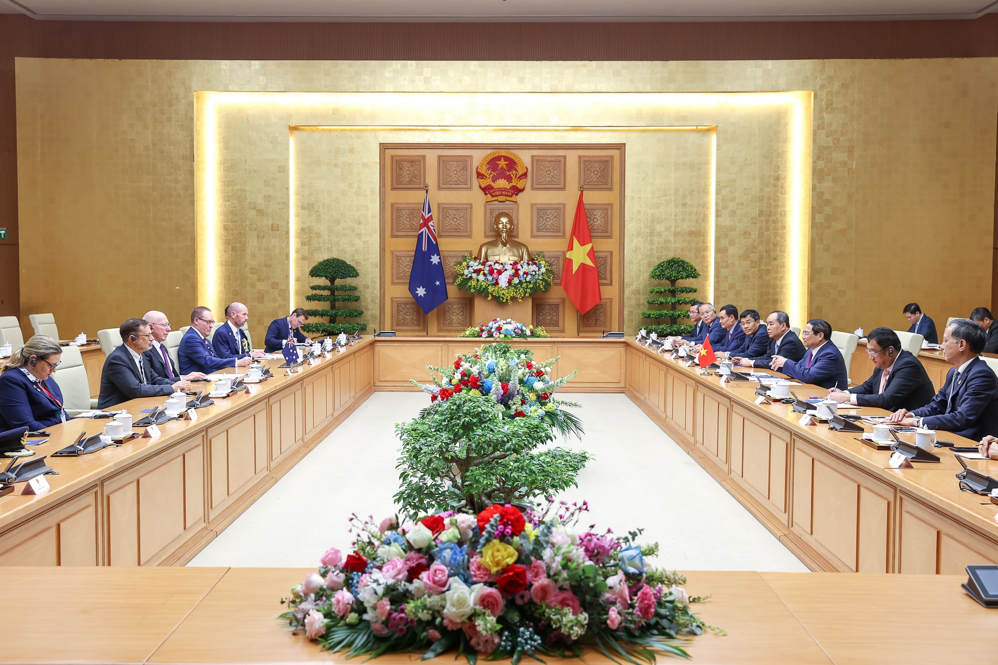 Thủ tướng Chính phủ Phạm Minh Chính và Toàn quyền David Hurley đánh giá cao việc hai nước đã phối hợp chặt chẽ và ủng hộ lẫn nhau tại các diễn đàn khu vực và quốc tế - Ảnh: VGP