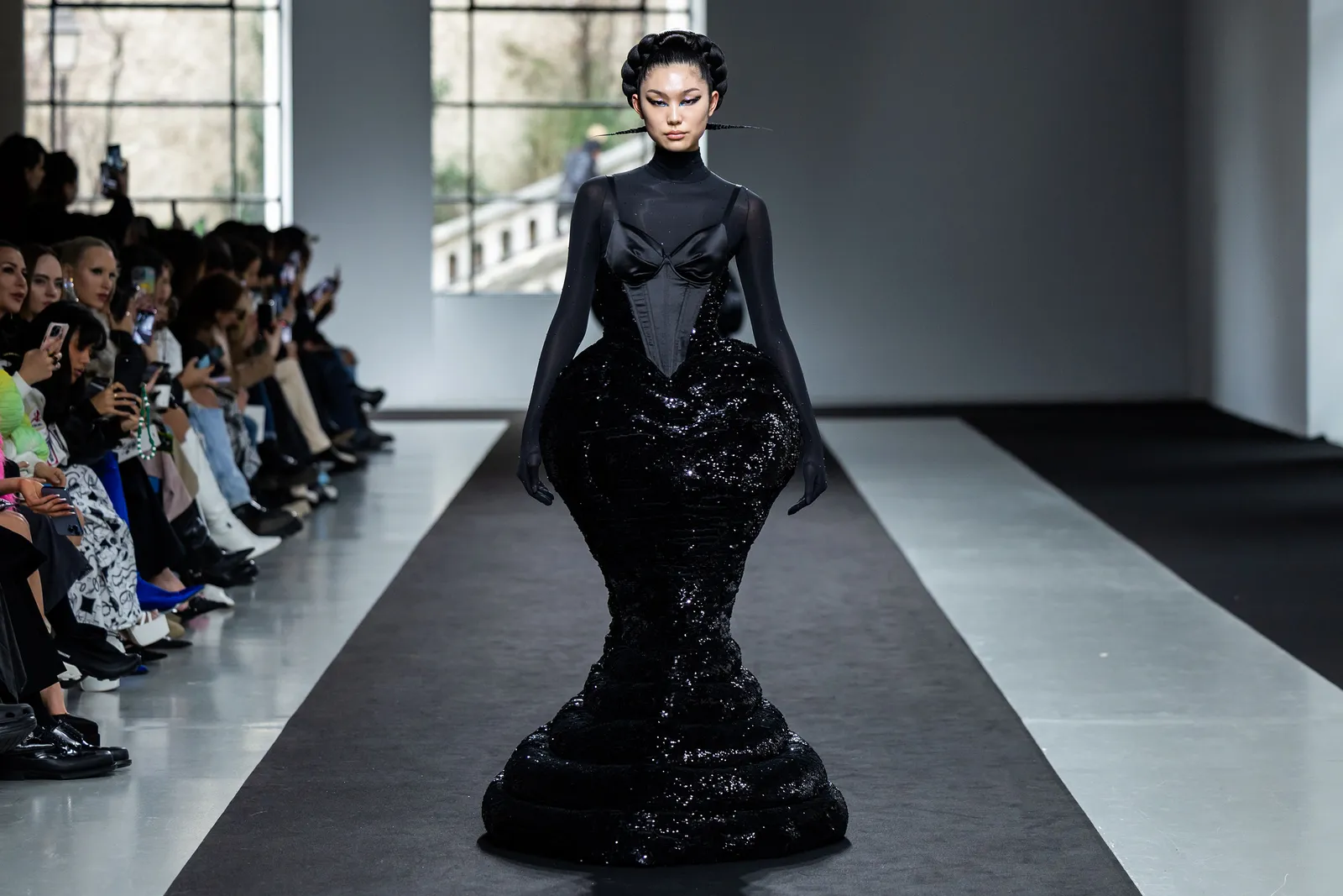 Show diễn Thu - Đ&ocirc;ng 2023 của thương hiệu Trung Quốc Chenpeng.