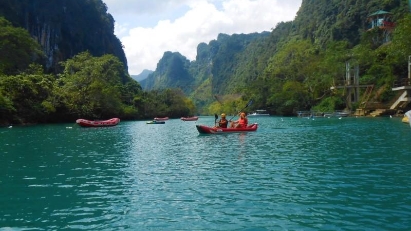 Quang Binh and businesses discuss tourism development