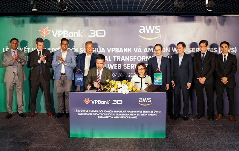 VPBank & Amazon Web Services join hands to lift digital banking experience