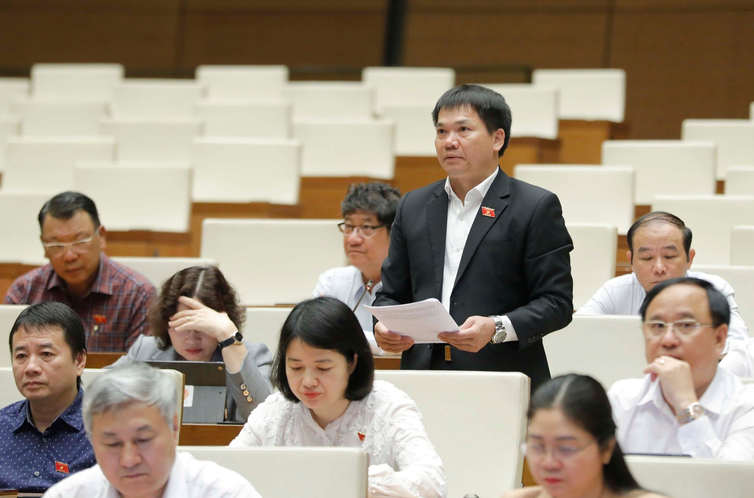 Đại biểu Dương Khắc Mai (đo&agrave;n Đắk N&ocirc;ng) -&nbsp;Ảnh: Quochoi.vn