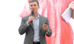 Ông Greg Brown - CEO Nền tảng đào tạo trực tuyến hàng đầu thế giới Udemy nhấn mạnh, việc các doanh nghiệp ở Thung lũng Silicon vượt qua bối cảnh kinh tế suy thoái thông qua xoay chuyển và bứt phá năng lực học tập của đội ngũ nhân sự.