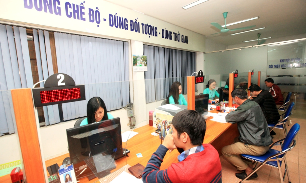 Nhiều lao động đủ số năm đóng bảo hiểm xã hội nhưng chưa đến tuổi nghỉ hưu. Ảnh minh họa - Anh Tuấn. 