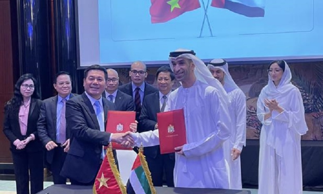 Bộ trưởng Nguyễn Hồng Diên và Tiến sĩ Thani bin Ahmed Al Zeyoudi ký Tuyên bố cấp Bộ trưởng về việc khởi động đàm phán Hiệp định CEPA.