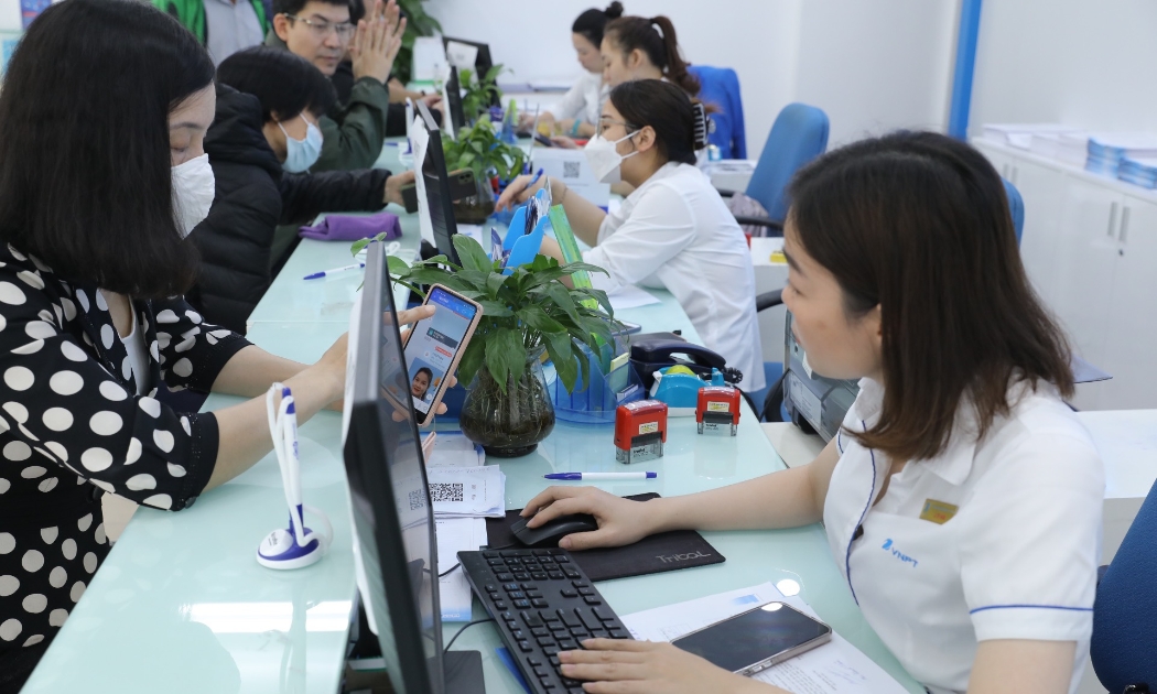 Người dùng đến chuẩn hóa thông tin thuê bao tại nhà mạng